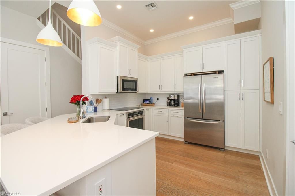 453 8th Ave S, Unit 106, Naples, FL 34102 Photo