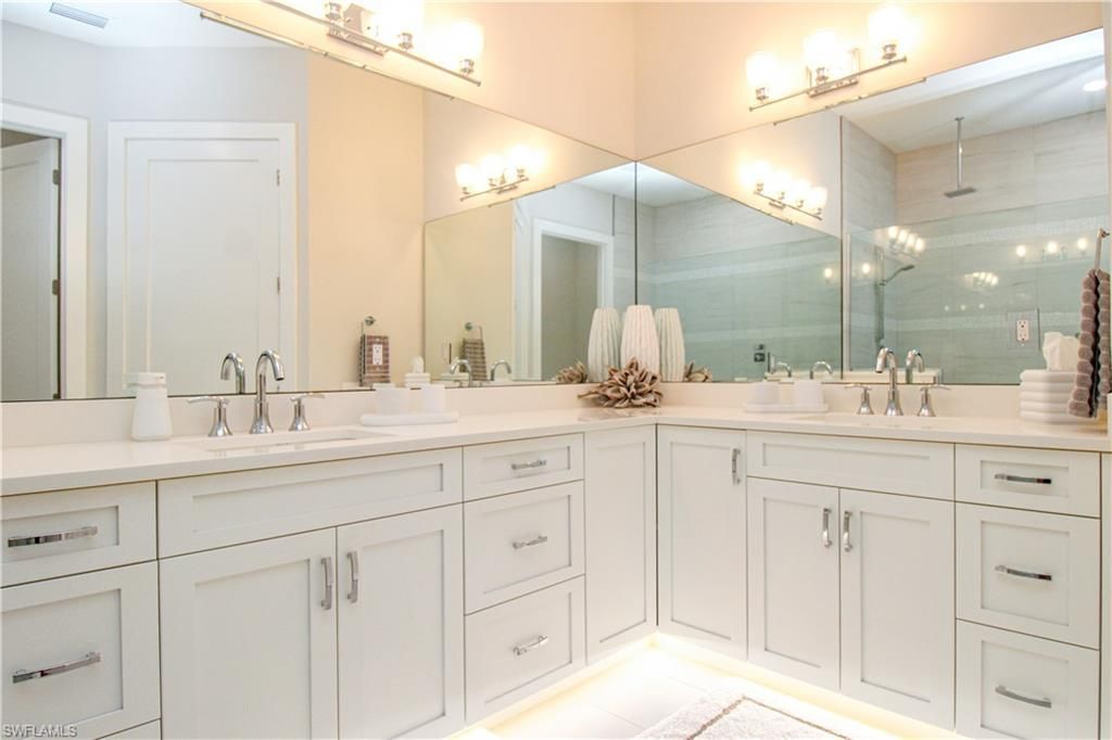 453 8th Ave S, Unit 106, Naples, FL 34102 Photo