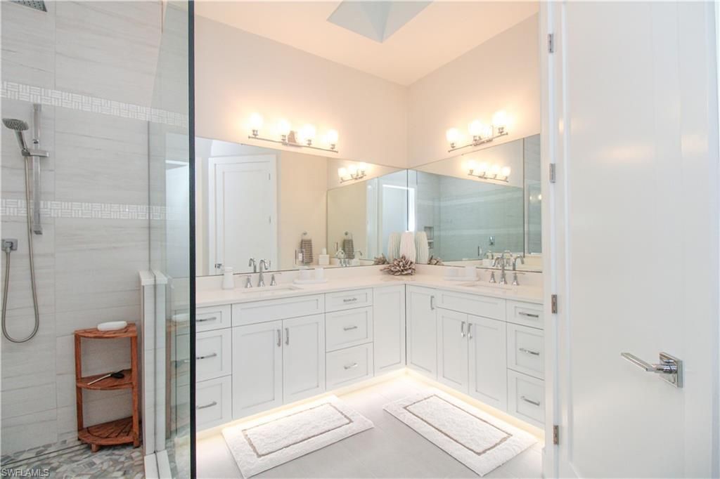 453 8th Ave S, Unit 106, Naples, FL 34102 Photo