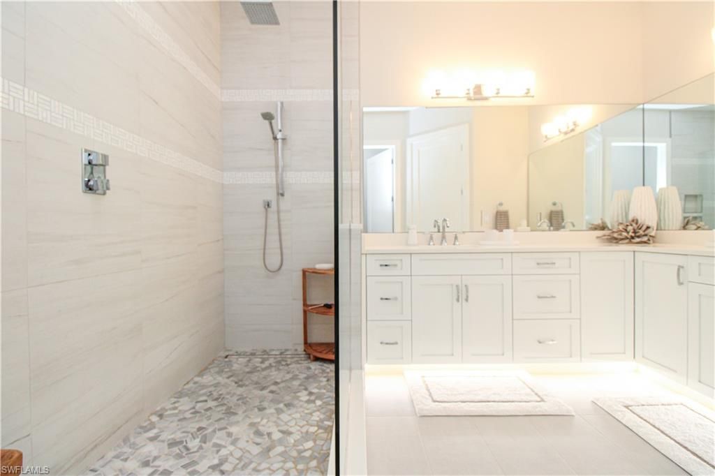 453 8th Ave S, Unit 106, Naples, FL 34102 Photo