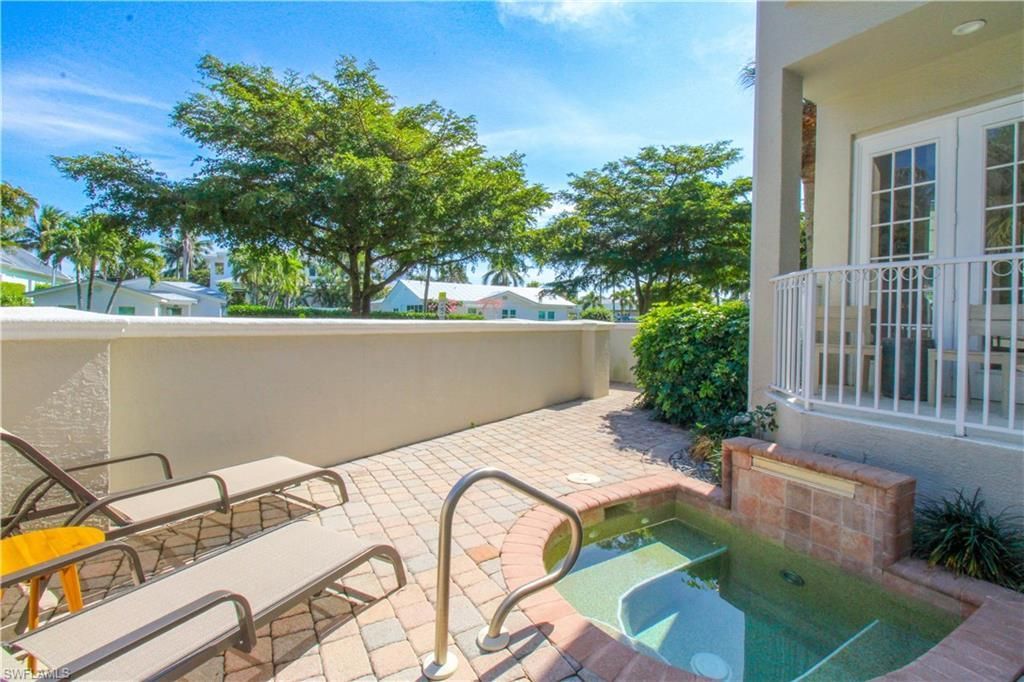 453 8th Ave S, Unit 106, Naples, FL 34102 Photo
