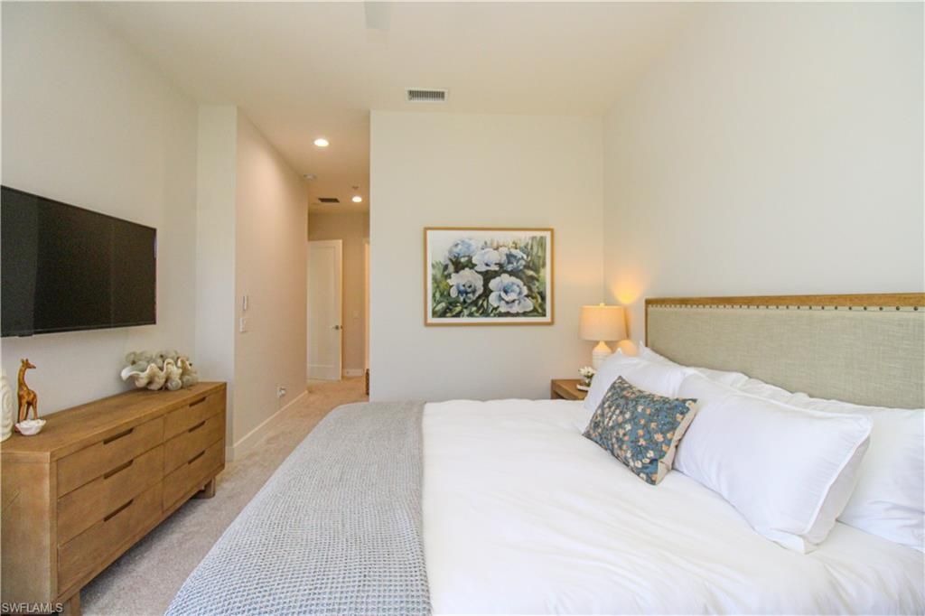 453 8th Ave S, Unit 106, Naples, FL 34102 Photo
