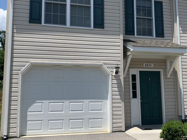 6837 Village Green DR , Roanoke, VA 24012