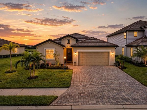 5212 BLUE CRUSH STREET, LAKEWOOD RANCH, FL 34211