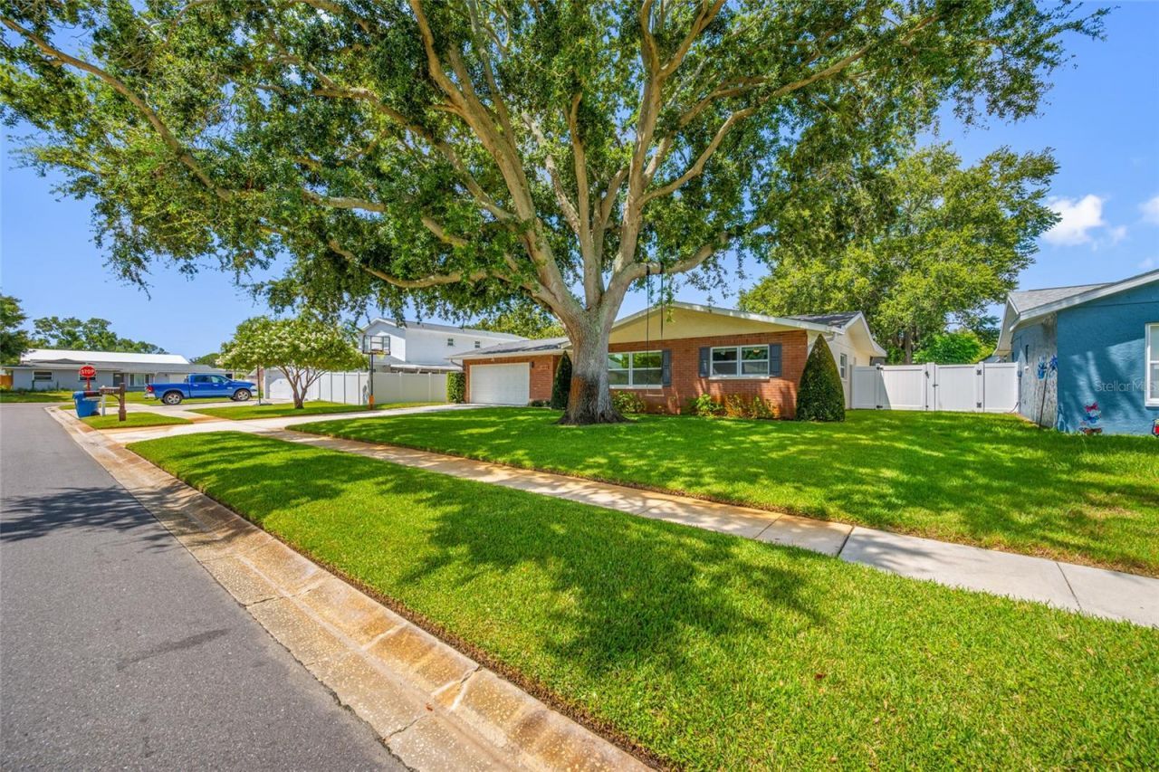 2034 58th Lane N, Clearwater, FL 33760 Photo