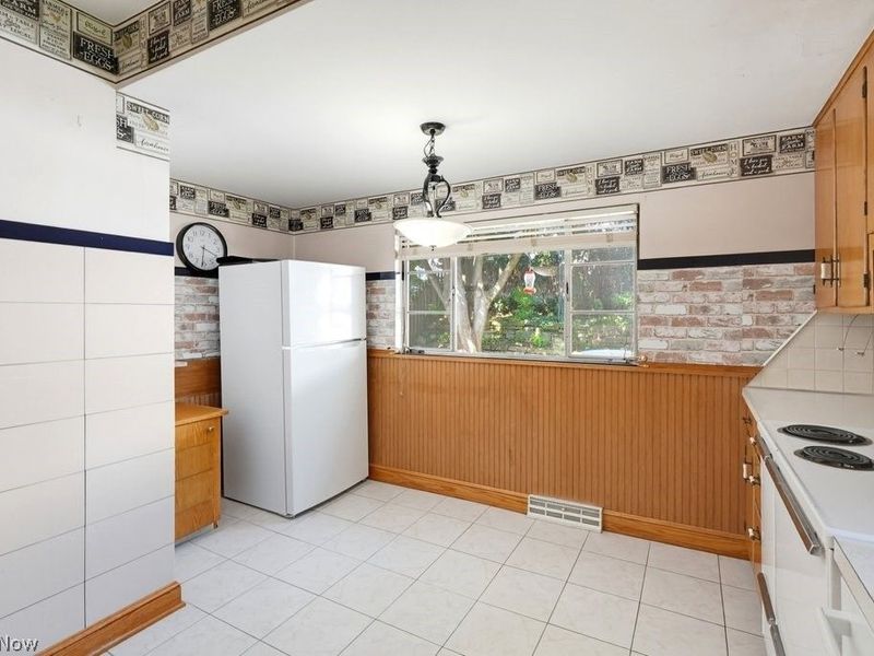 1078 Oakland Avenue, Akron, OH 44310 Photo 16