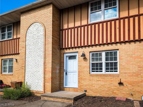 290 Lincoln Street SW, Hartville, OH 44632