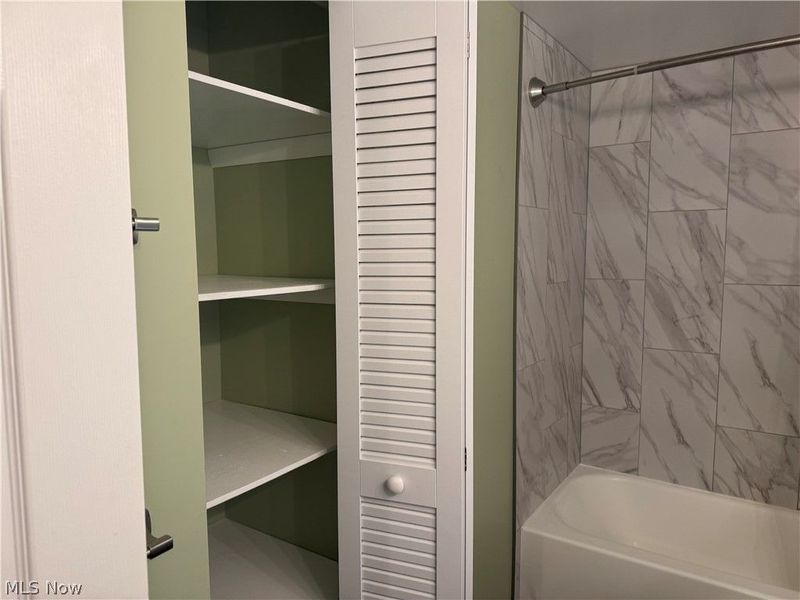 24620 Clareshire Drive , Unit 3A, North Olmsted, OH 44070 Photo 9