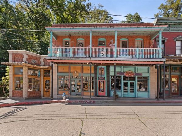 84 Spring Street , Eureka Springs, AR 72632