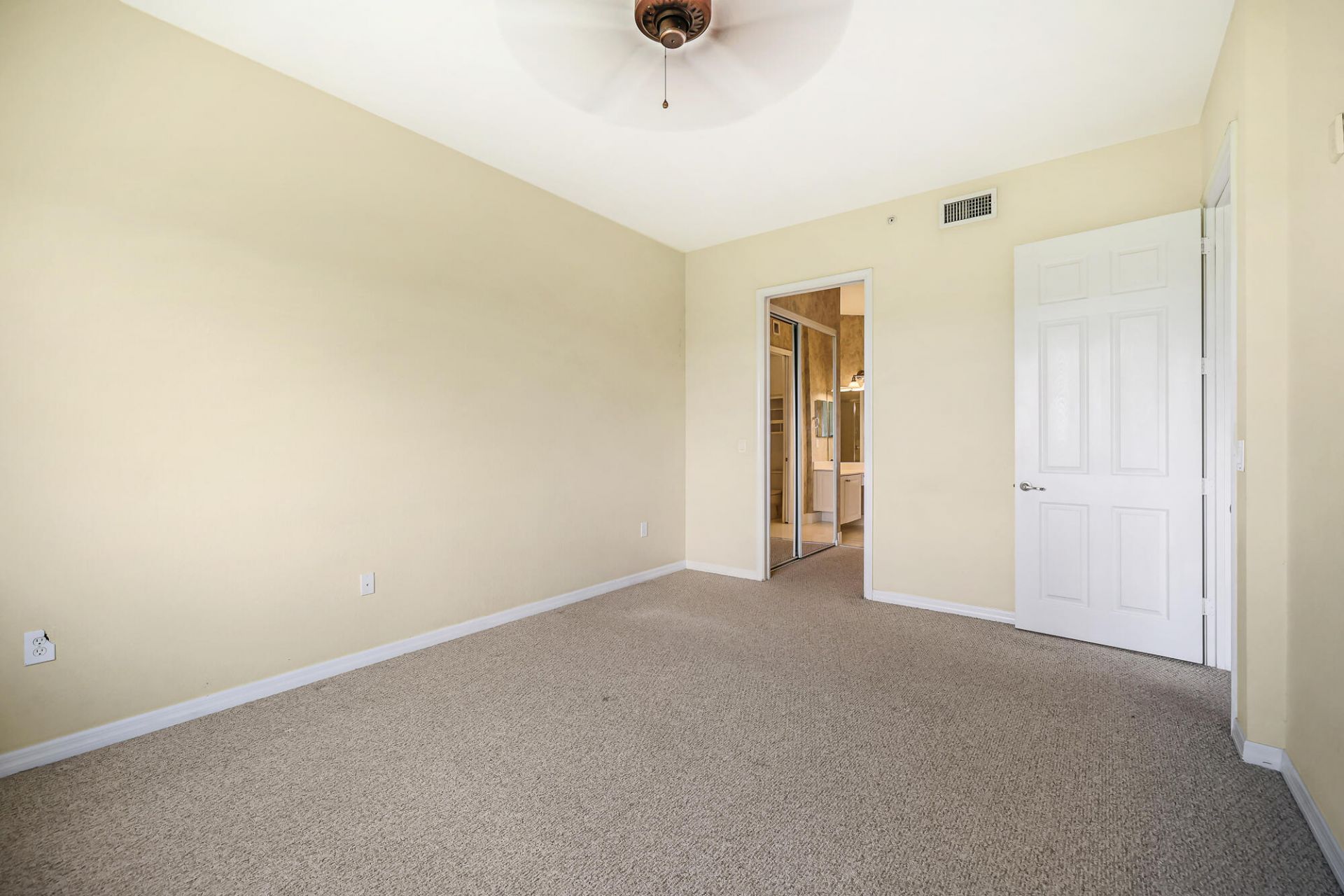3600 Oaks Clubhouse Drive, Unit 505, Pompano Beach, FL 33069 Photo