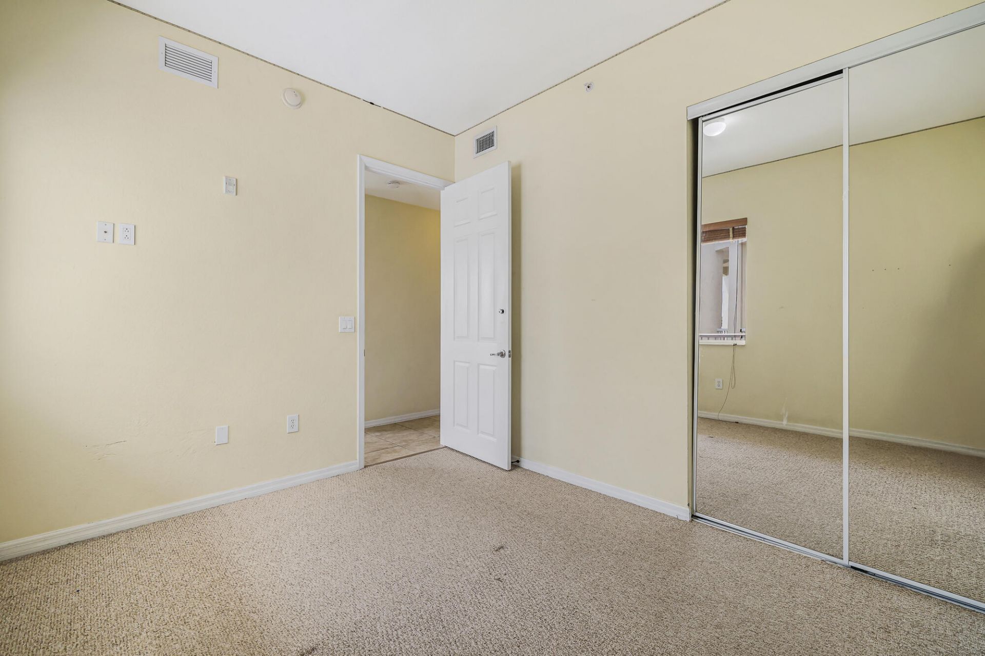 3600 Oaks Clubhouse Drive, Unit 505, Pompano Beach, FL 33069 Photo
