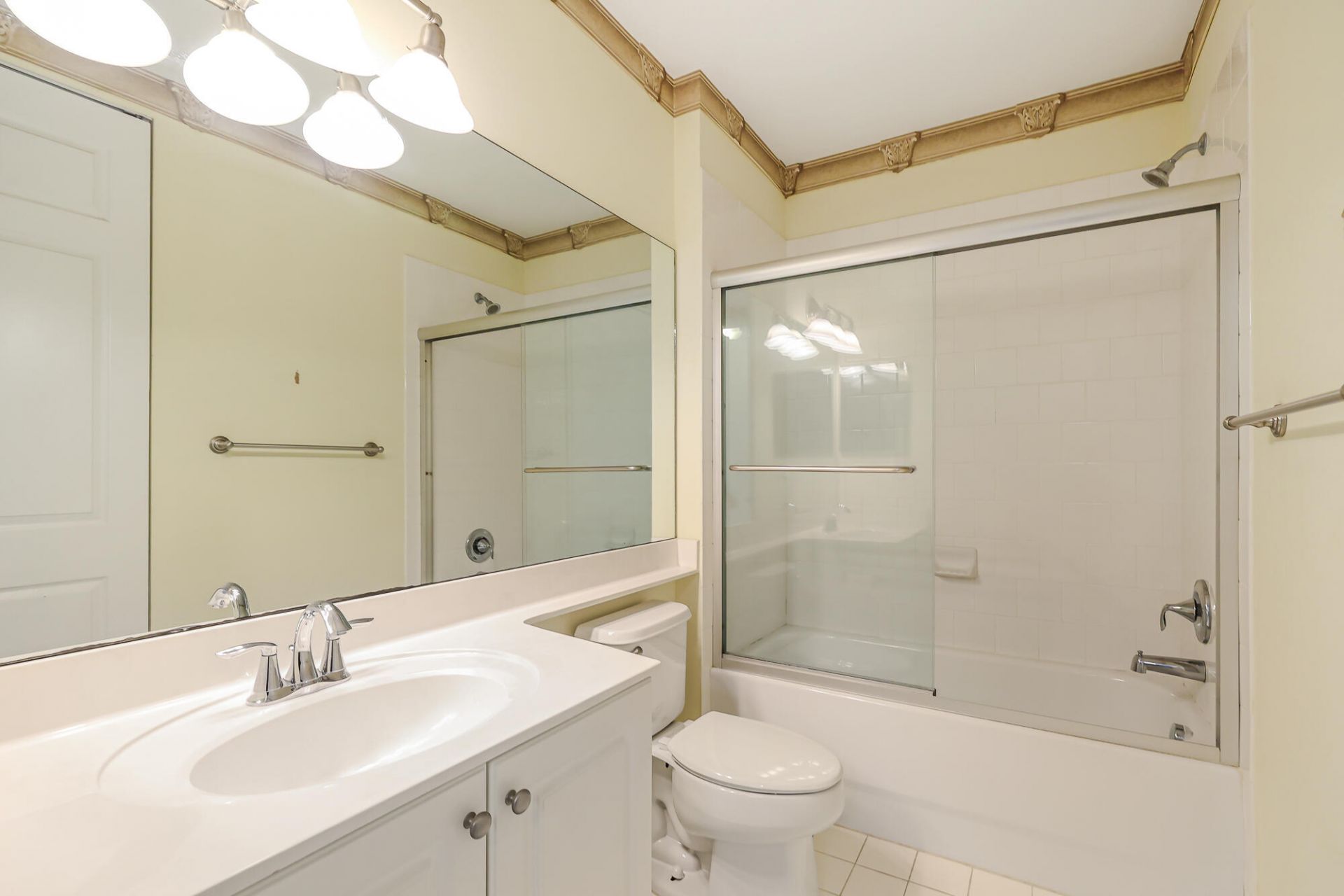3600 Oaks Clubhouse Drive, Unit 505, Pompano Beach, FL 33069 Photo