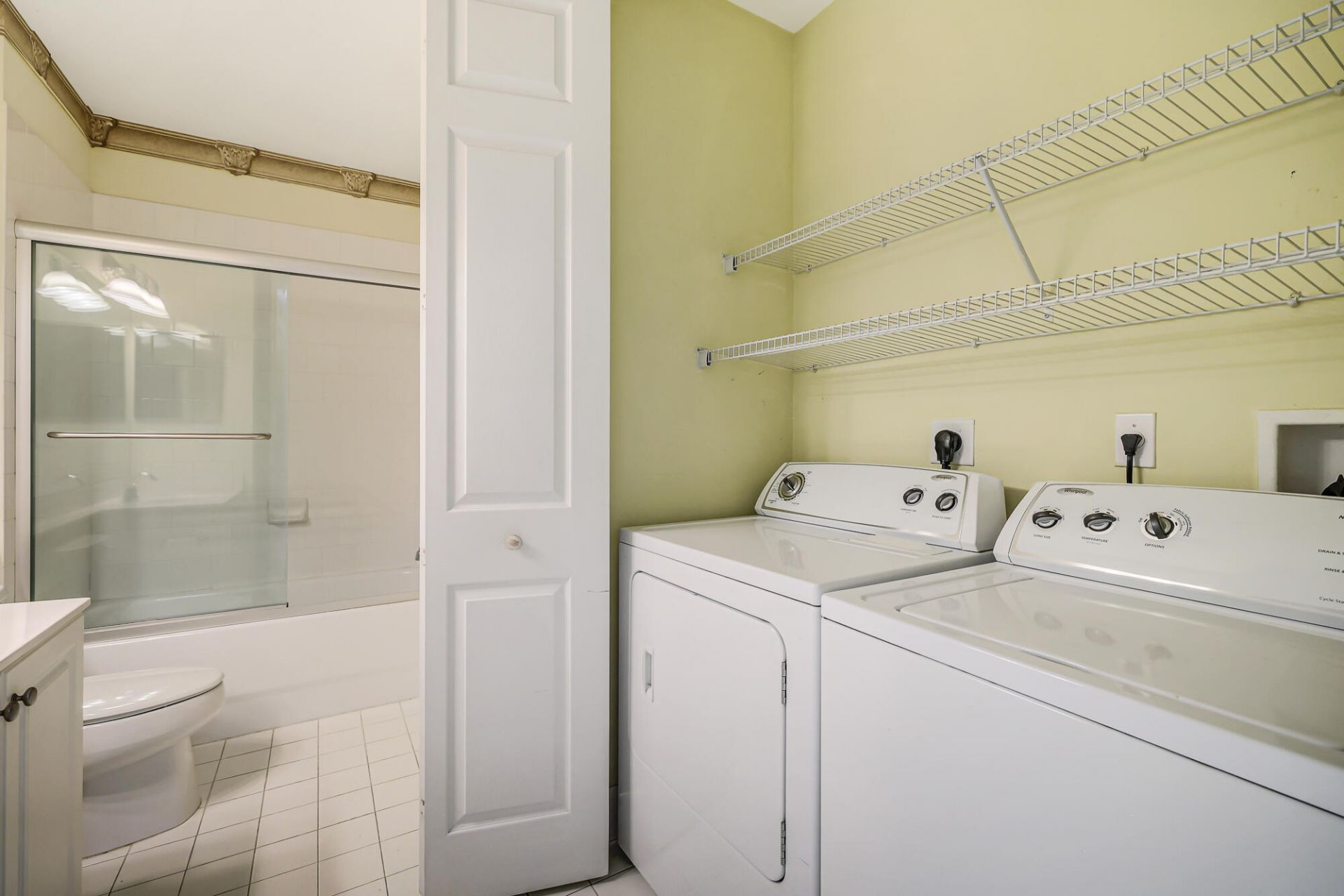3600 Oaks Clubhouse Drive, Unit 505, Pompano Beach, FL 33069 Photo