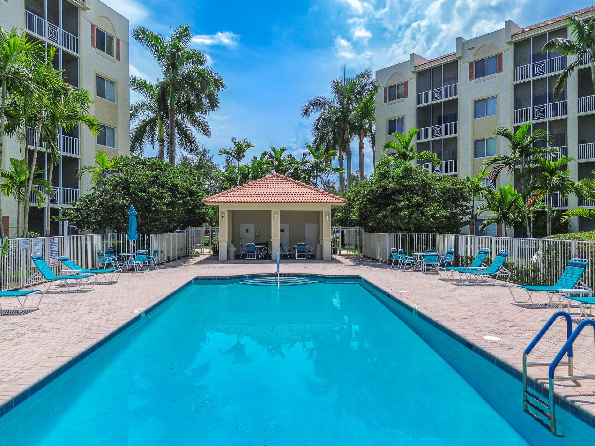 3600 Oaks Clubhouse Drive, Unit 505, Pompano Beach, FL 33069 Photo