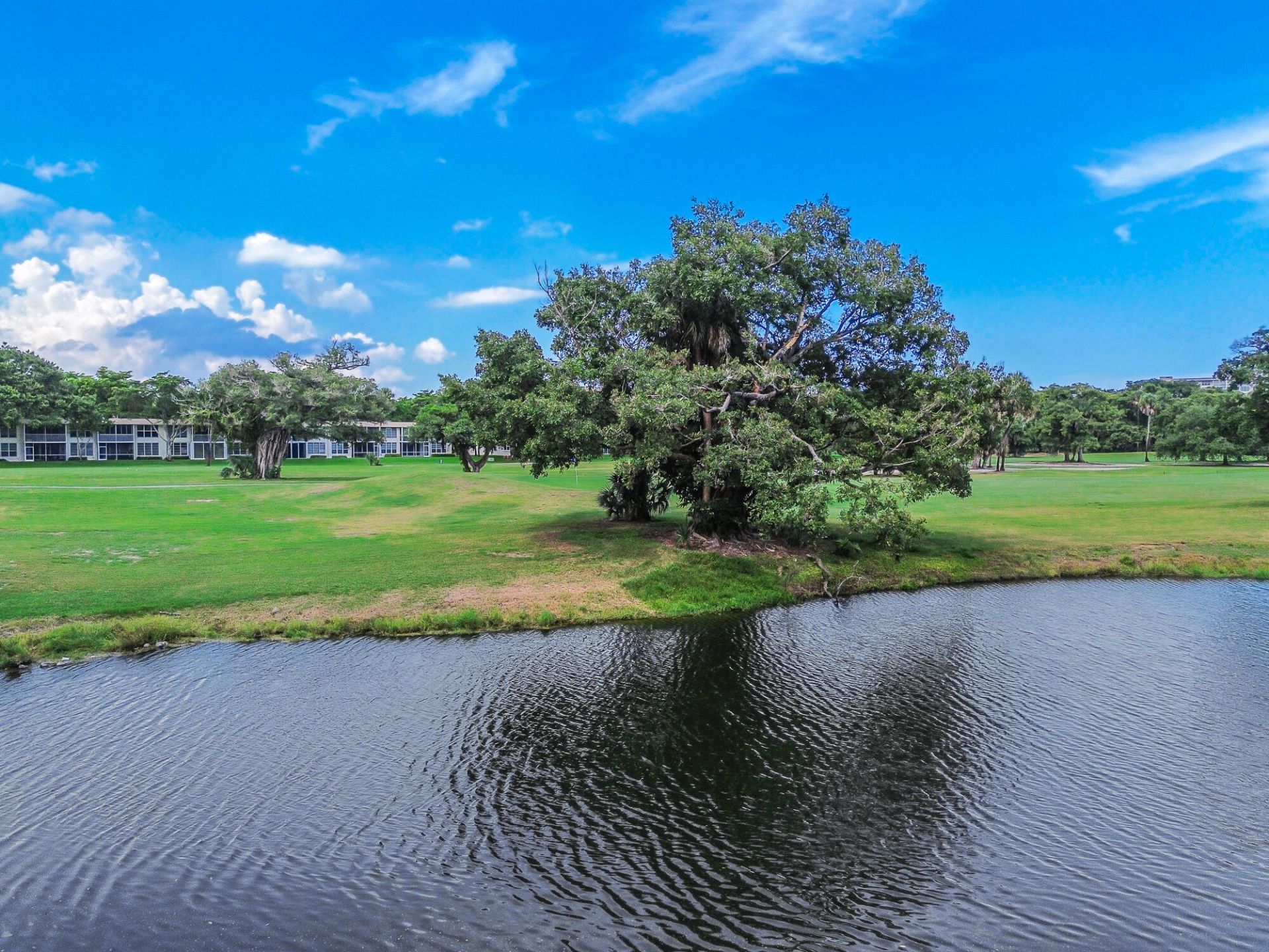 3600 Oaks Clubhouse Drive, Unit 505, Pompano Beach, FL 33069 Photo
