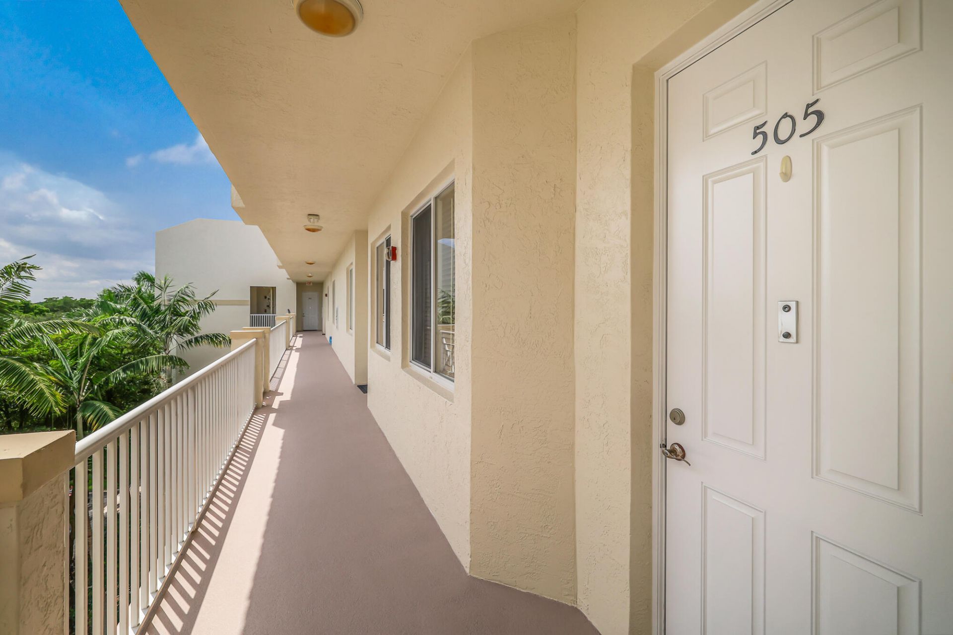 3600 Oaks Clubhouse Drive, Unit 505, Pompano Beach, FL 33069 Photo
