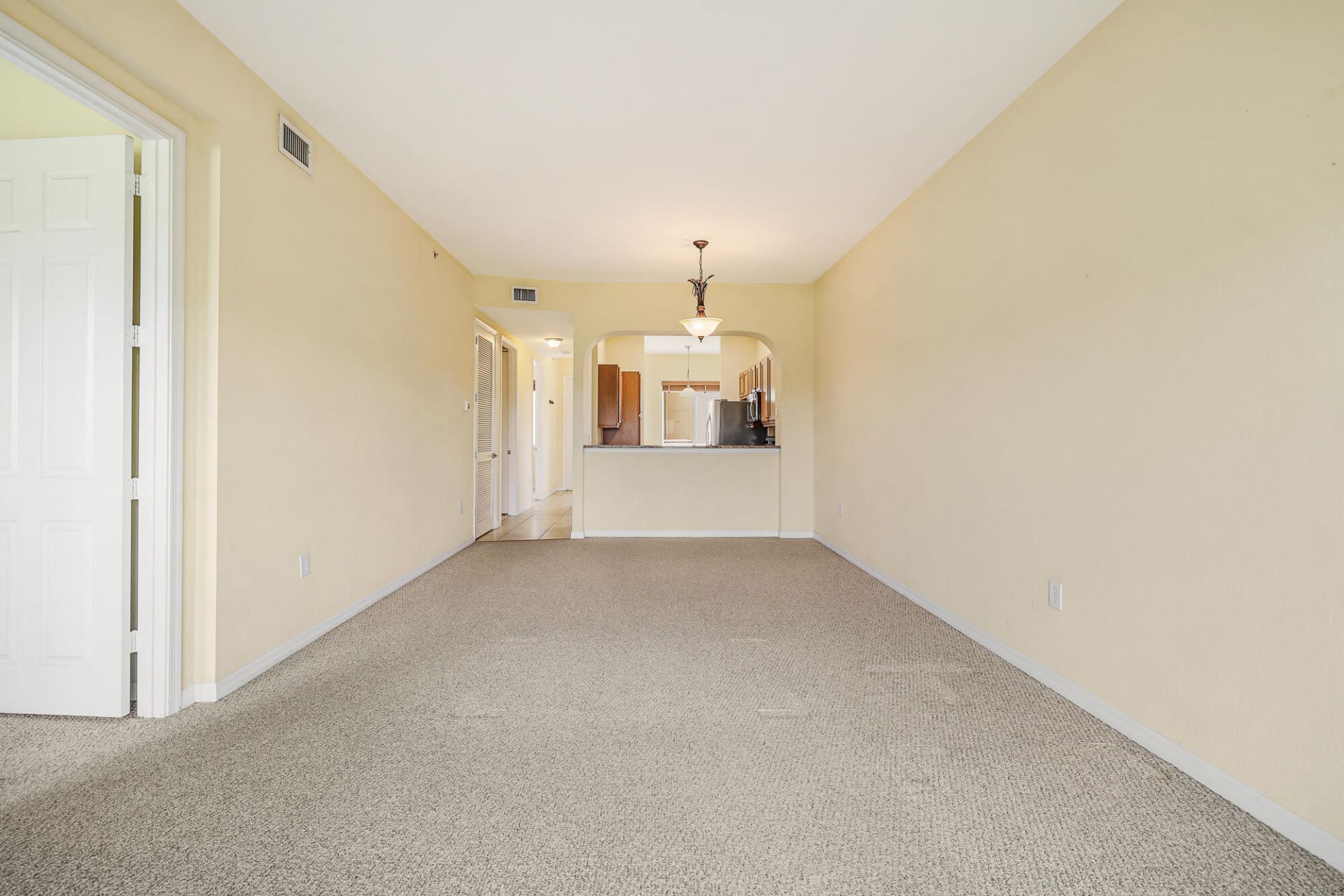 3600 Oaks Clubhouse Drive, Unit 505, Pompano Beach, FL 33069 Photo