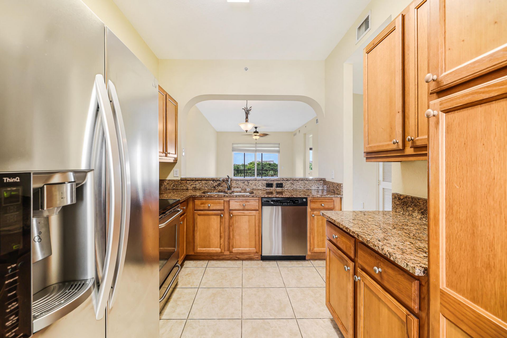 3600 Oaks Clubhouse Drive, Unit 505, Pompano Beach, FL 33069 Photo