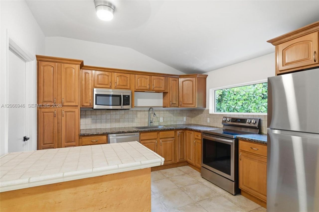 2355 Overbrook St, Miami, FL 33133 Photo