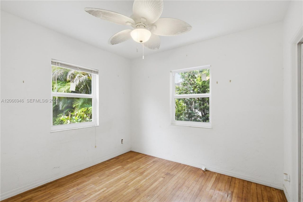 2355 Overbrook St , Miami, FL 33133 Photo