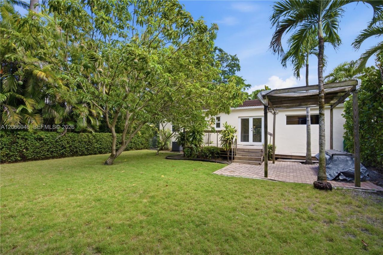2355 Overbrook St , Miami, FL 33133 Photo