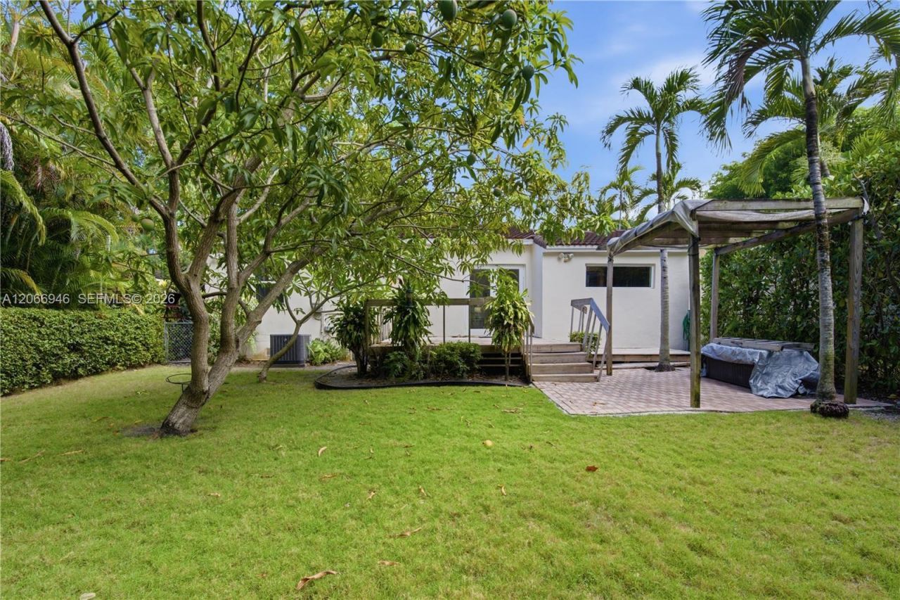2355 Overbrook St , Miami, FL 33133 Photo