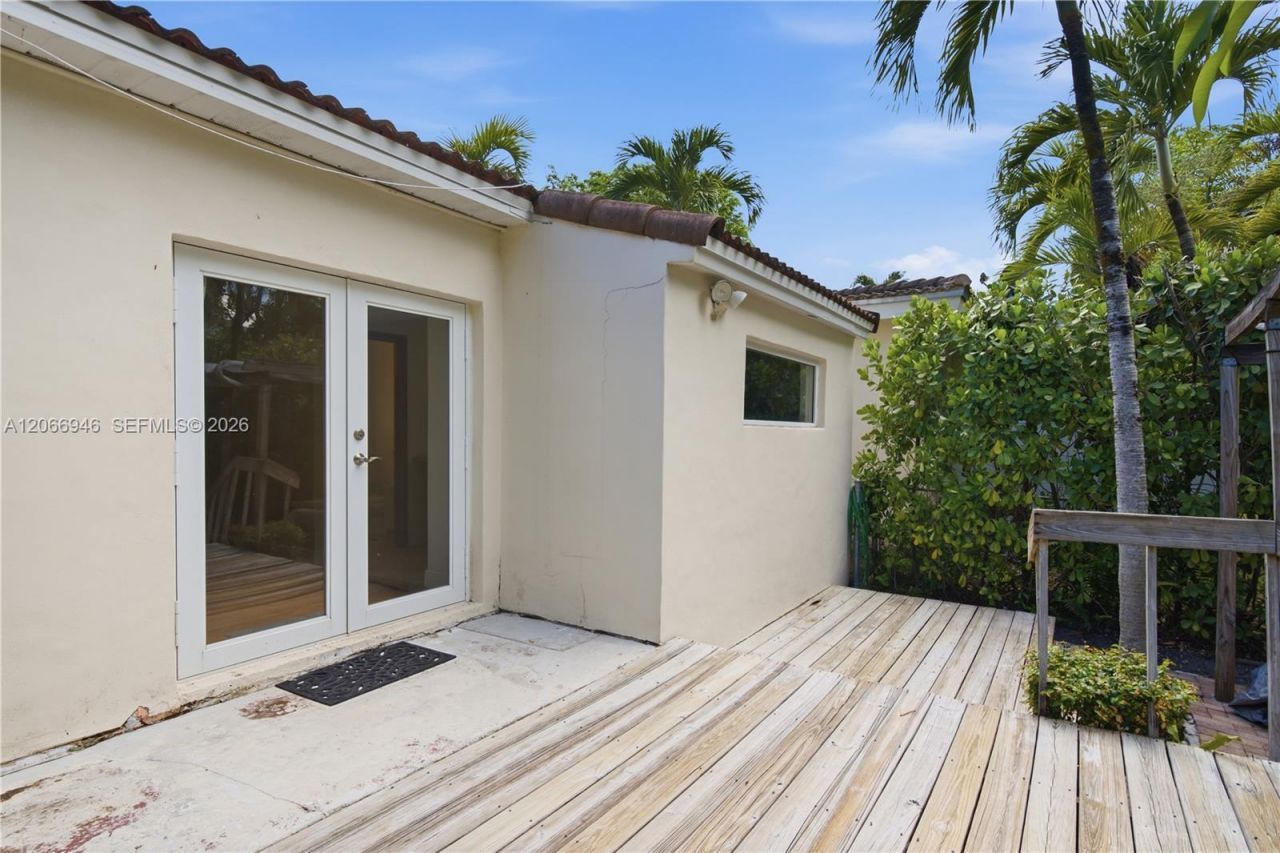 2355 Overbrook St , Miami, FL 33133 Photo
