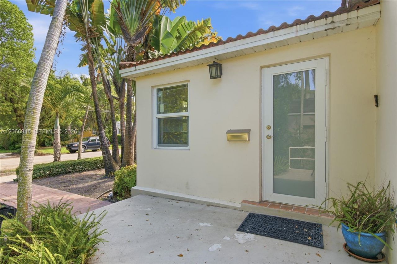 2355 Overbrook St , Miami, FL 33133 Photo