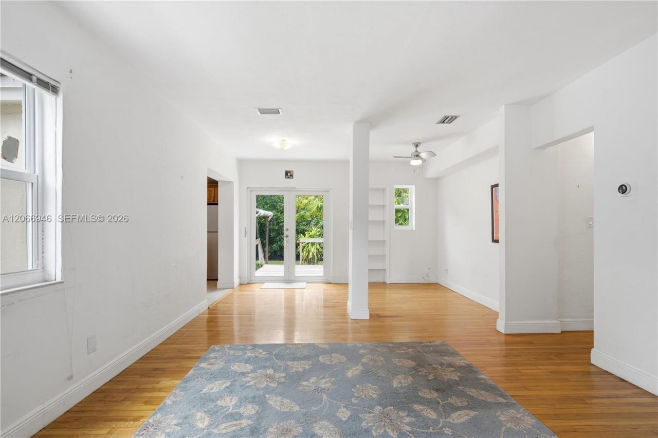 2355 Overbrook St , Miami, FL 33133 Photo