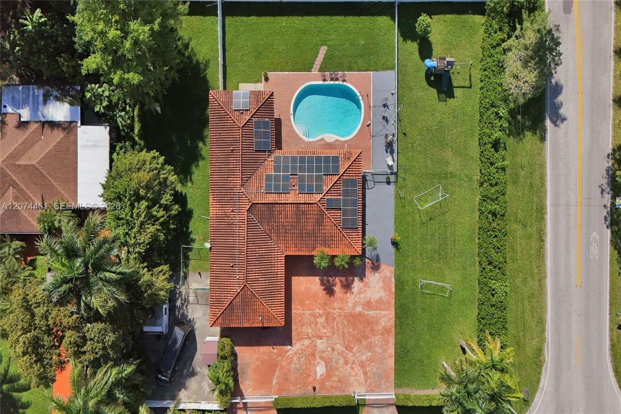 2 NE 160th St , Miami, FL 33162 Photo