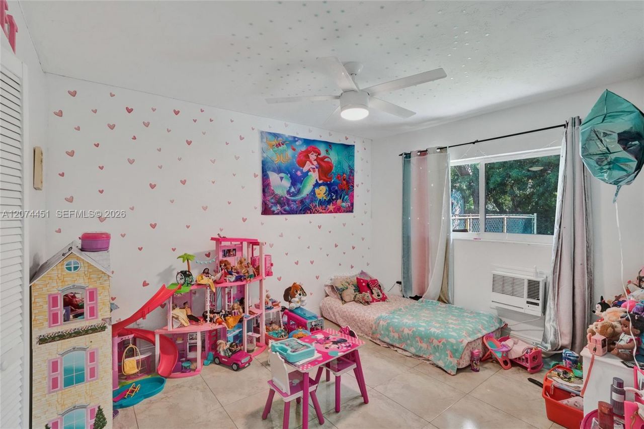 2 NE 160th St , Miami, FL 33162 Photo