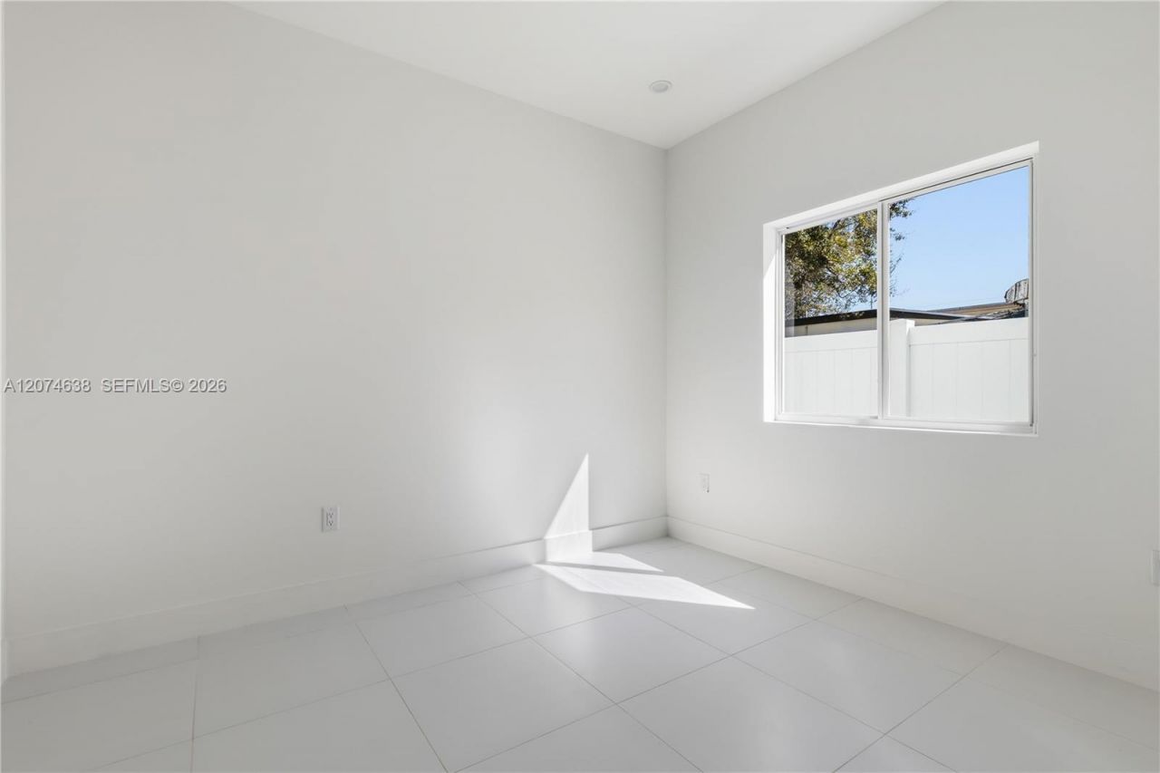 5735 SW 4th St , Miami, FL 33144 Photo