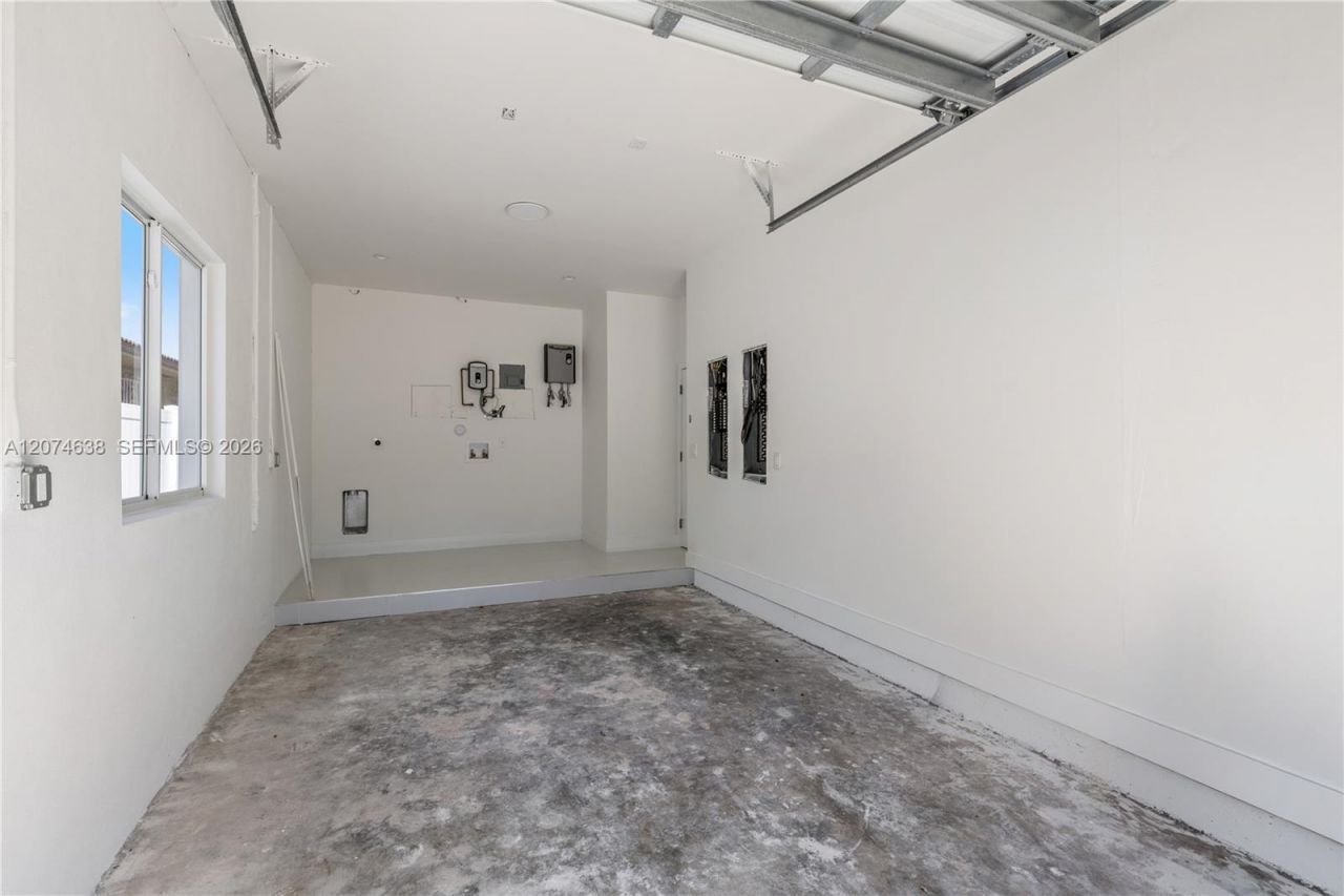 5735 SW 4th St , Miami, FL 33144 Photo
