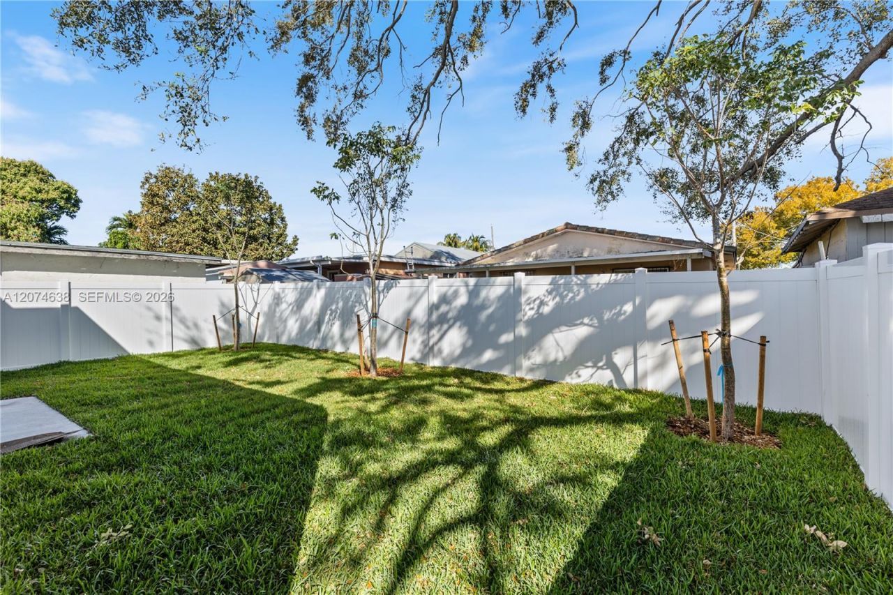 5735 SW 4th St , Miami, FL 33144 Photo