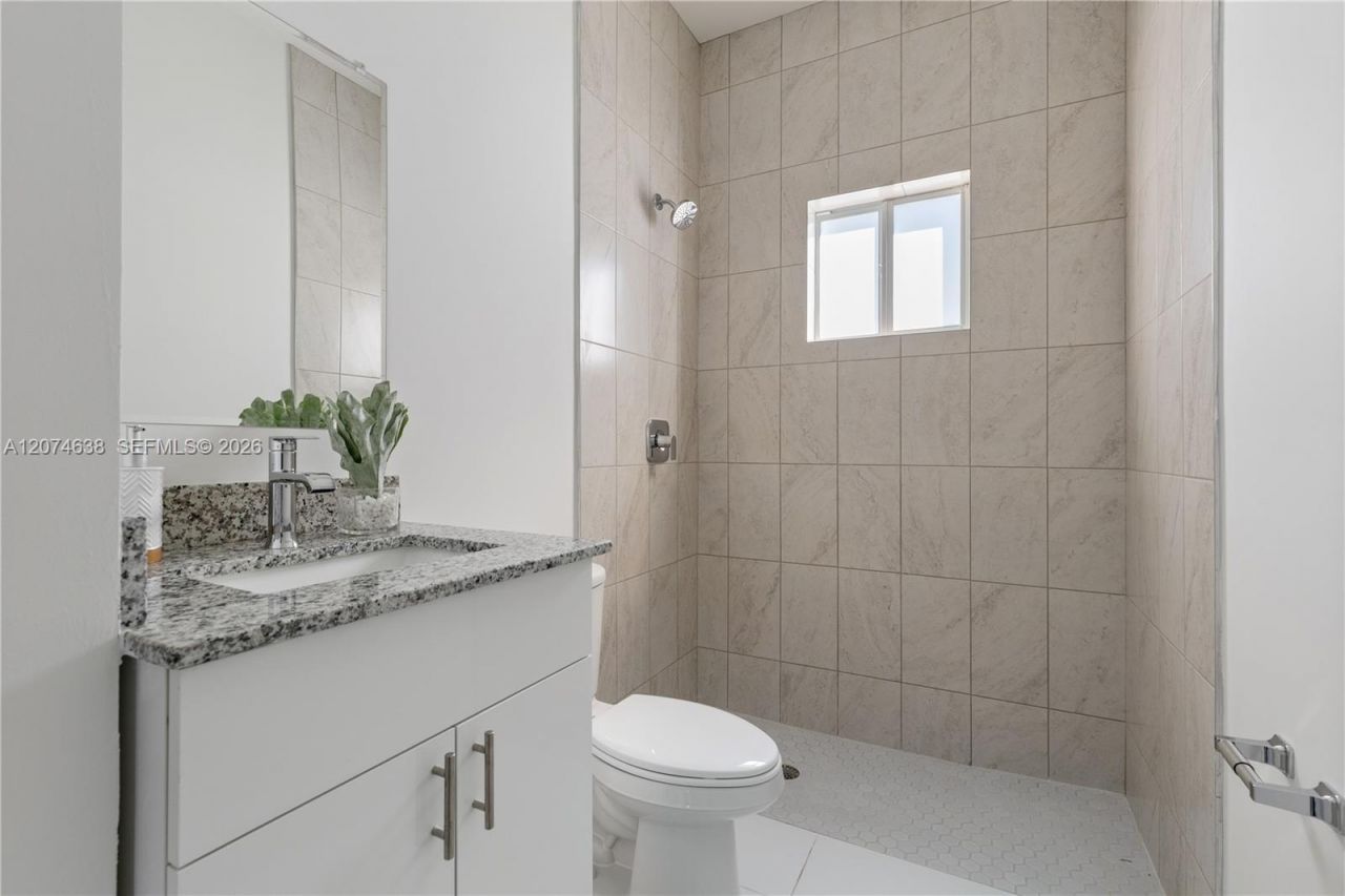 5735 SW 4th St , Miami, FL 33144 Photo