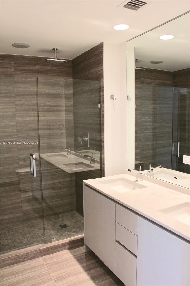 1010 Brickell Ave, Unit 2009, Miami, FL 33131 Photo