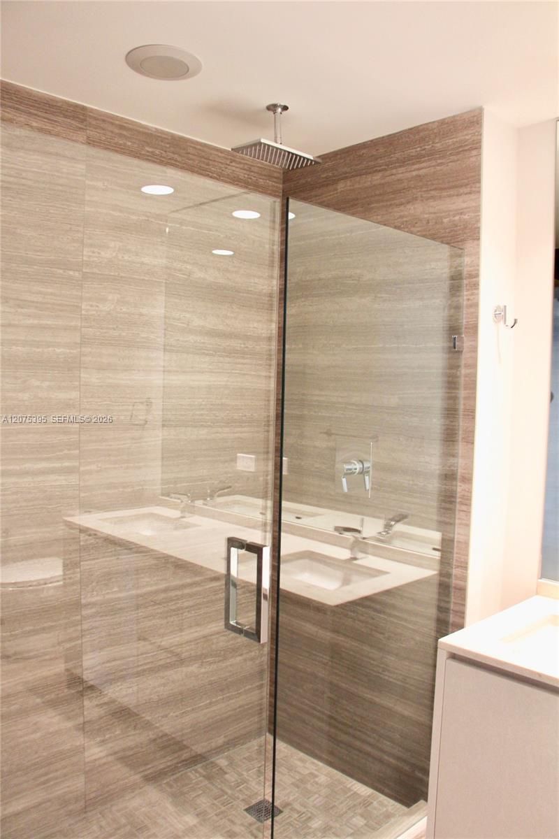 1010 Brickell Ave, Unit 2009, Miami, FL 33131 Photo