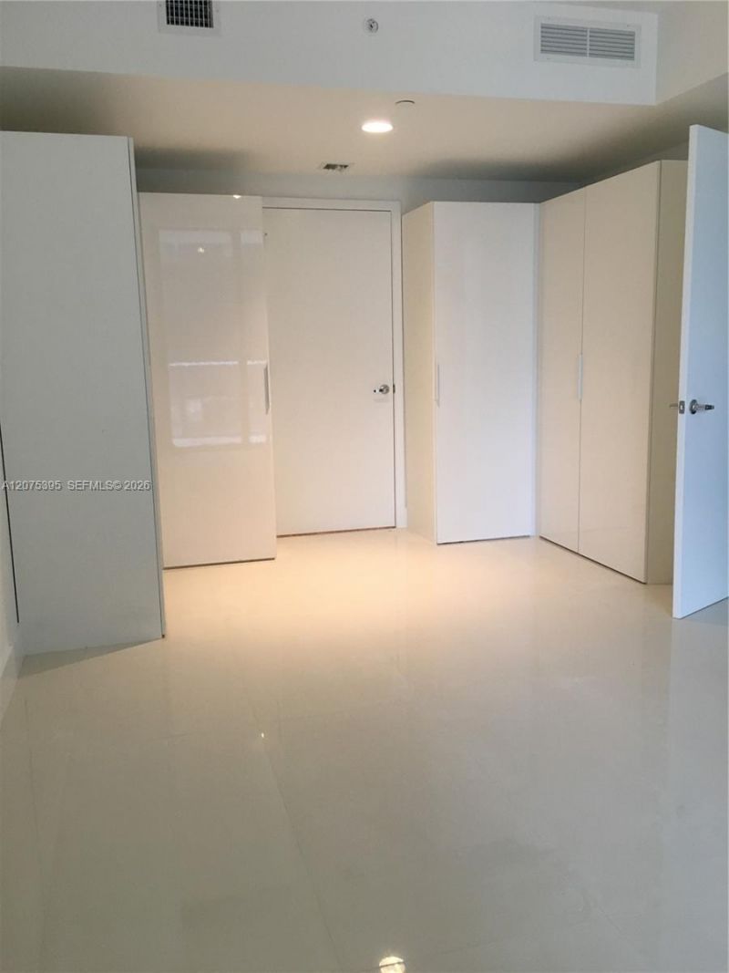 1010 Brickell Ave, Unit 2009, Miami, FL 33131 Photo