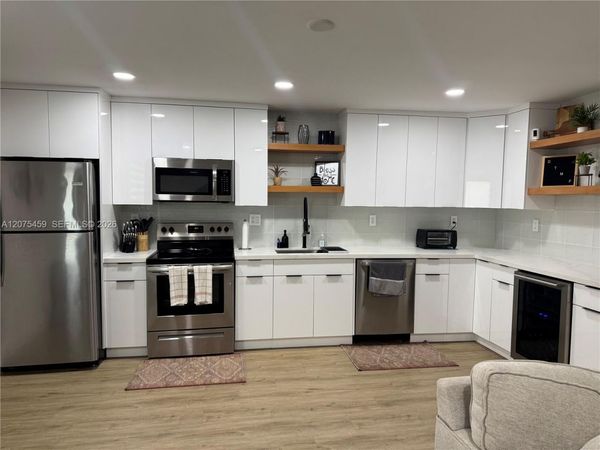 2420 Diana Dr , Unit 402, Hallandale Beach, FL 33009