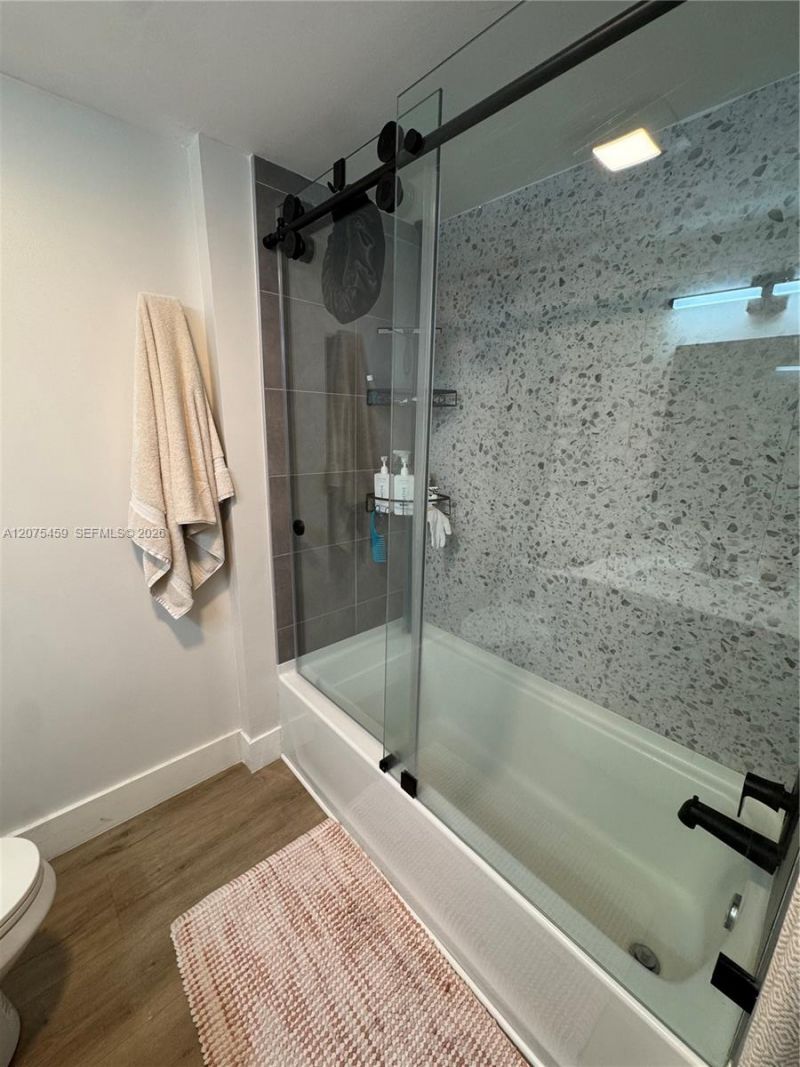 2420 Diana Dr , Unit 402, Hallandale Beach, FL 33009 Photo
