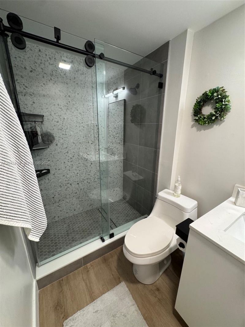 2420 Diana Dr , Unit 402, Hallandale Beach, FL 33009 Photo