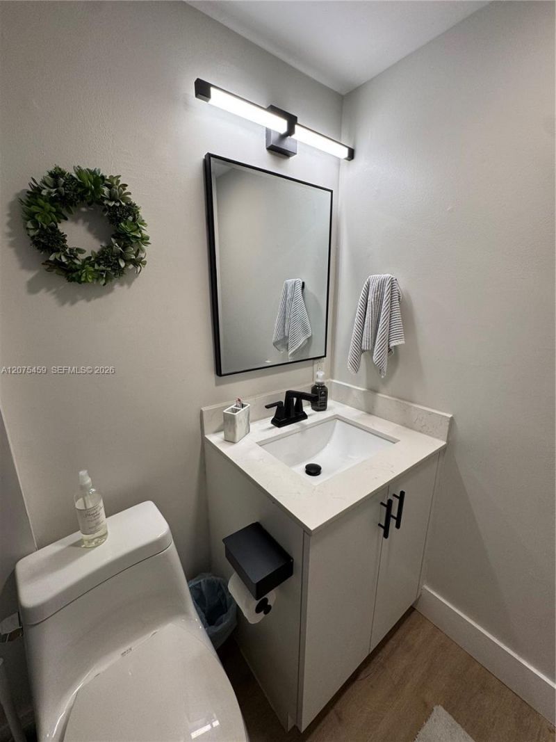 2420 Diana Dr , Unit 402, Hallandale Beach, FL 33009 Photo