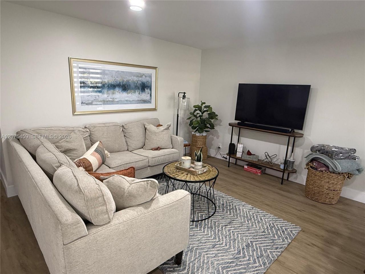2420 Diana Dr , Unit 402, Hallandale Beach, FL 33009 Photo
