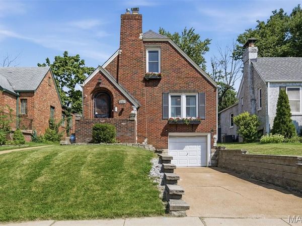 8781 Bridgeport Avenue, St Louis, MO 63144