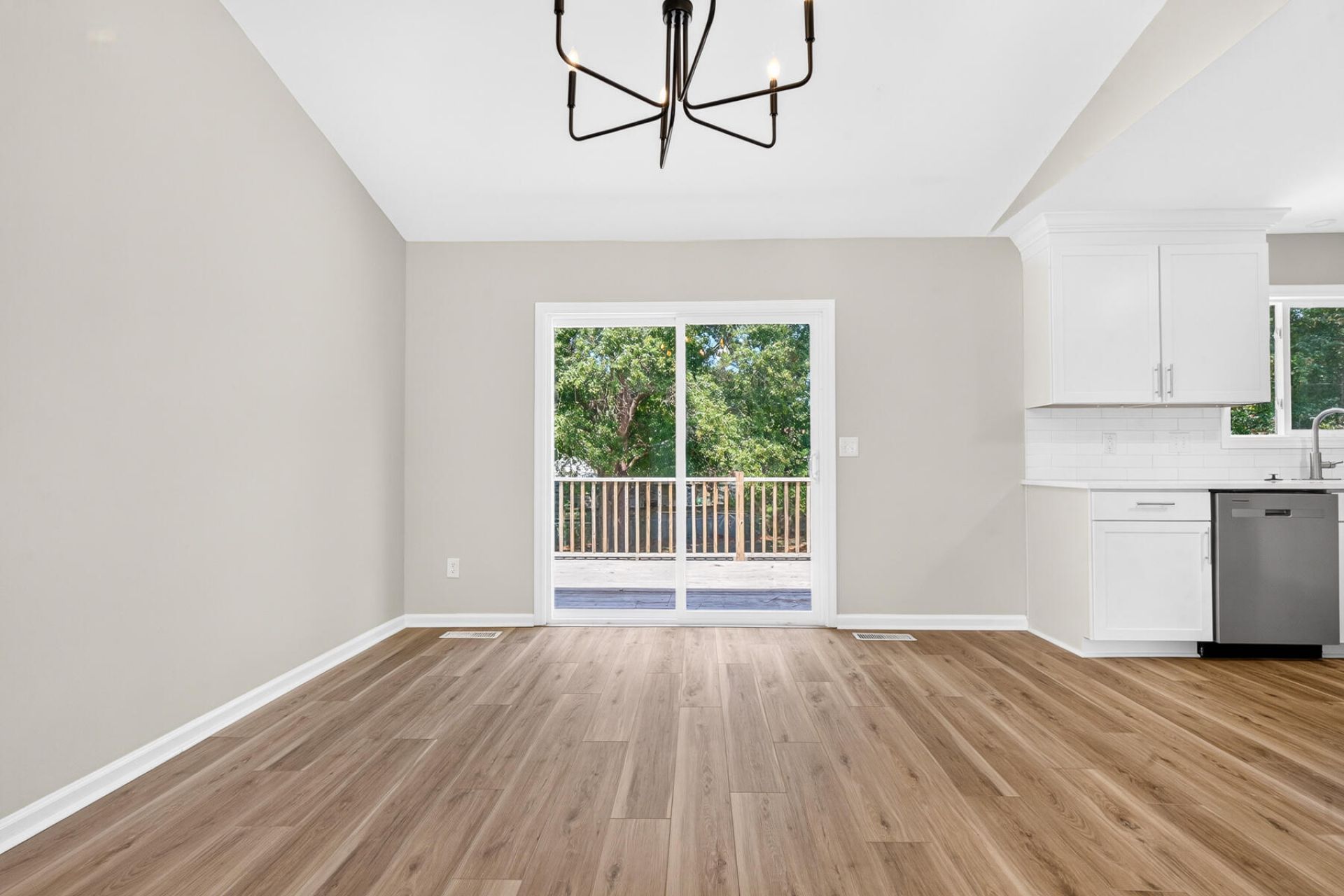 104 Foxfire Court Photo 12
