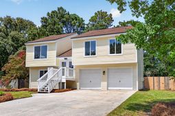 104 Foxfire Court photo 4