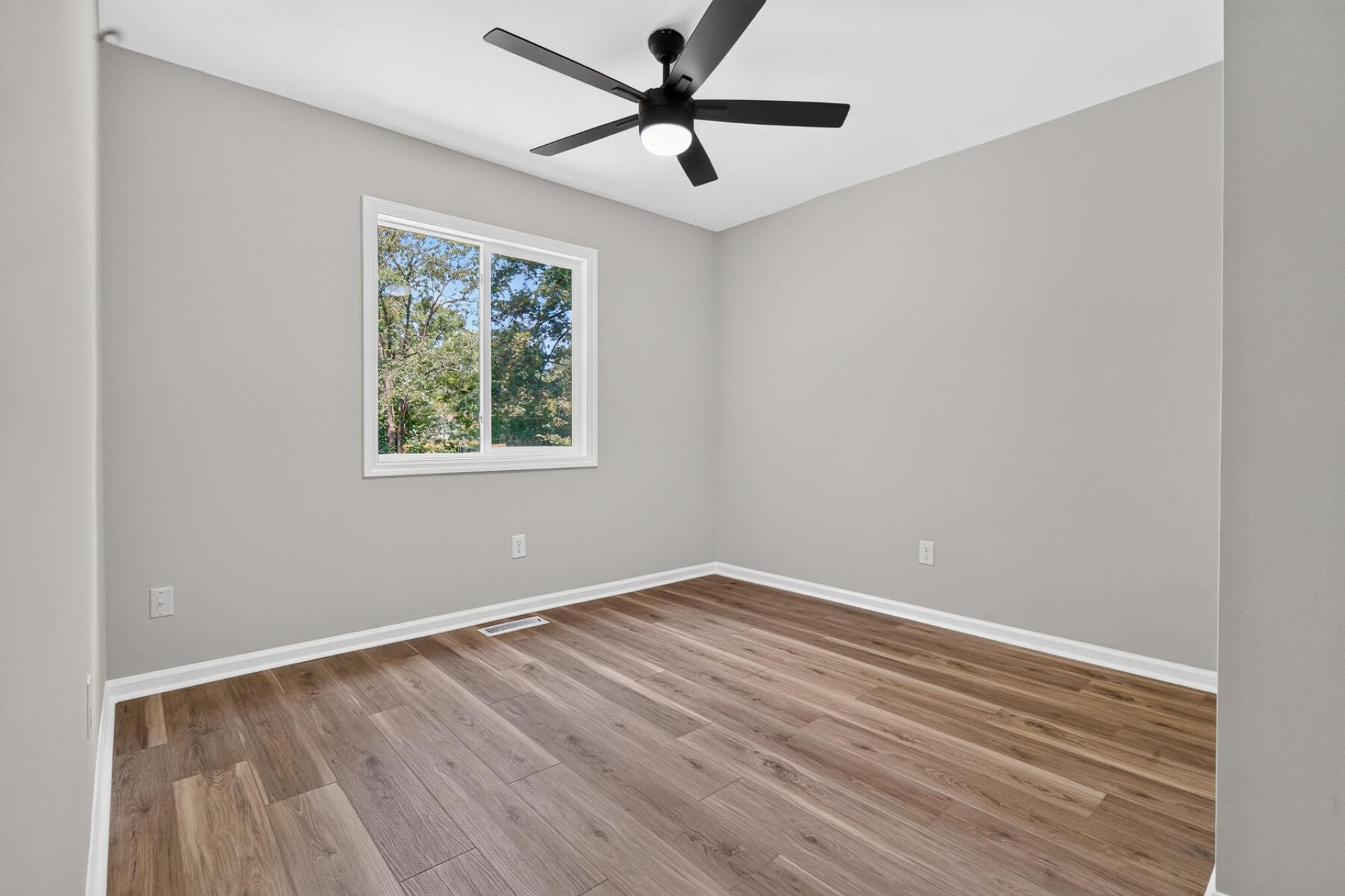 104 Foxfire Court Photo 28