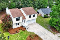 104 Foxfire Court photo 4