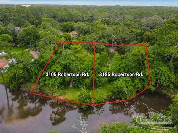 3105 Robertson Rd, Pensacola, FL 32507