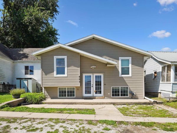 603 S 4Th Street, Burlington, IA 52601